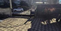 Продаю два отдельных дома на земельном участке